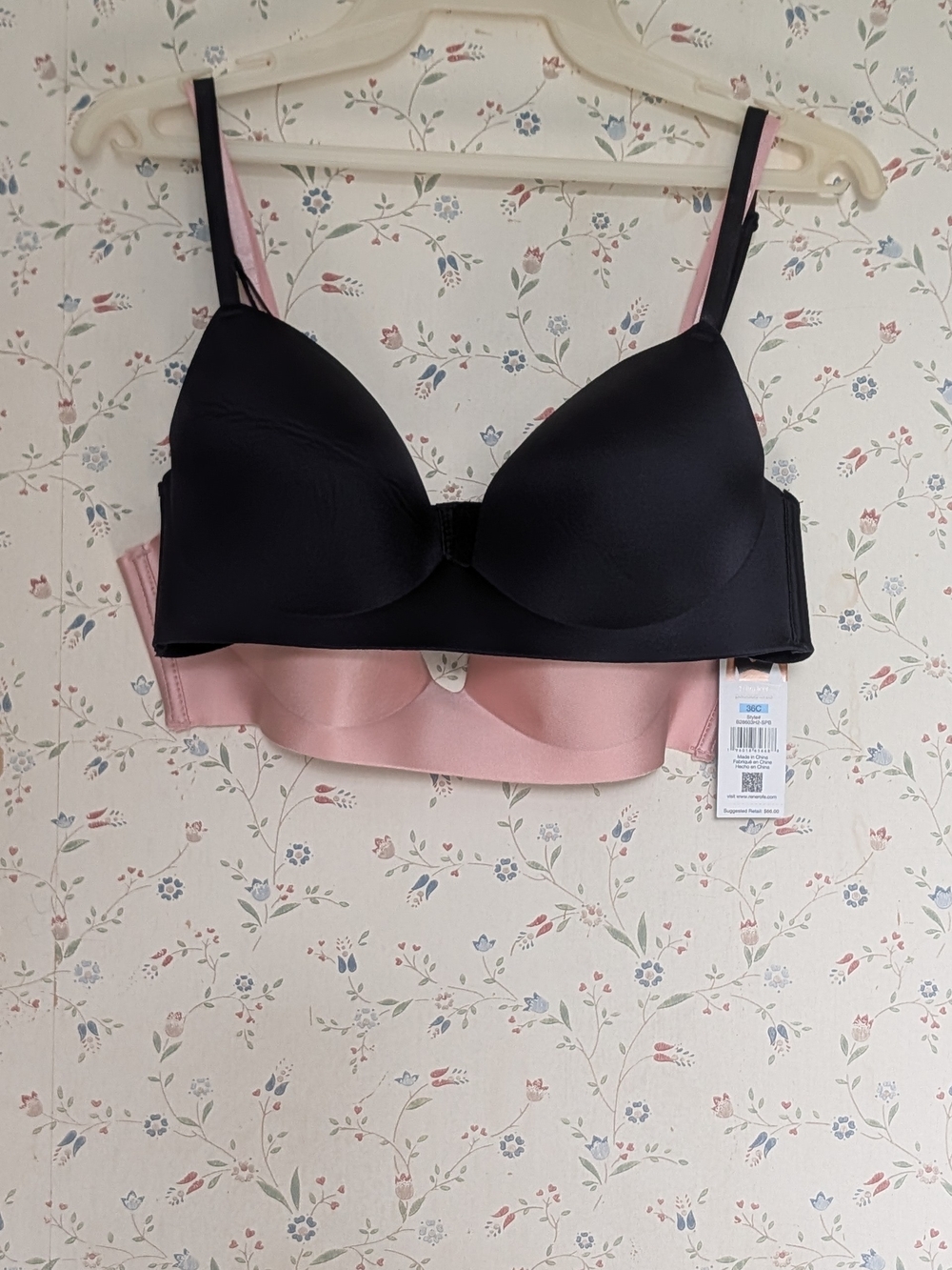 NWT Sophie B 2 Bras Seamless Moulded 1 Black 1 Blush Pink Ultra Light Padded 36C